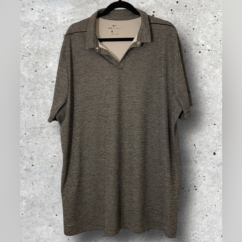 Men’s XXL Nike Golf Shirt